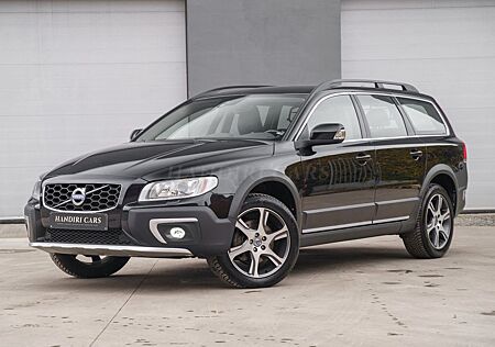 Volvo XC 70 2015 XC70 Summum AWD D4 € 21000