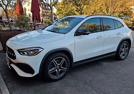 Mercedes-Benz GLA 220 d 4MATIC DCT - AMGLine Ahk