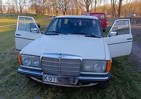Mercedes-Benz 200