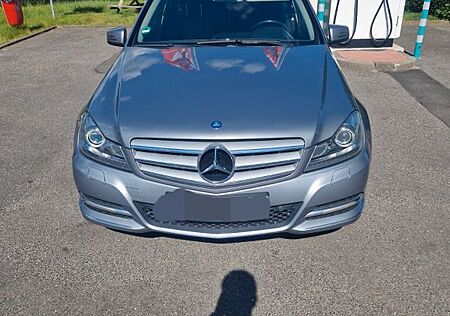 Mercedes-Benz 220 CDI