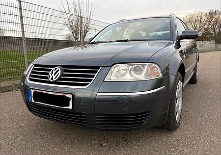 VW Passat Volkswagen 2.3 V5 tiptronic Highline, Leder, 170 PS