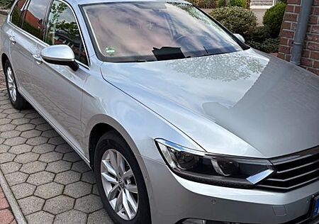 VW Passat Variant Volkswagen 2.0 TDI DSG Comfortline Varia...