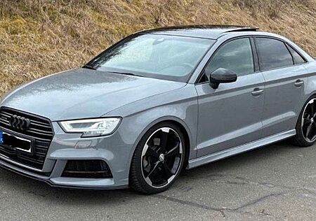 Audi A3 40 TDI quattro Matrix Nardograu Pano Massage