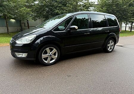 Ford Galaxy Ghia 2.0 KLIMA! NAVI! SHZ! AHK! 8-FACH!
