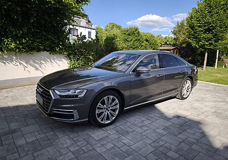 Audi A8 55 TFSI quattro tiptronic - HAL HUD TV 4ZK