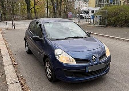 Renault Clio Benzin TÜV 12/27