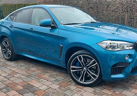 BMW X6 M - Pano-B&O-Akrapovic-LongBeachBlueMetalik