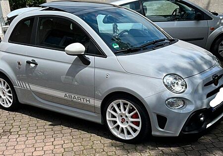 Abarth 695 1.4 T-Jet 16V Essesse Essesse