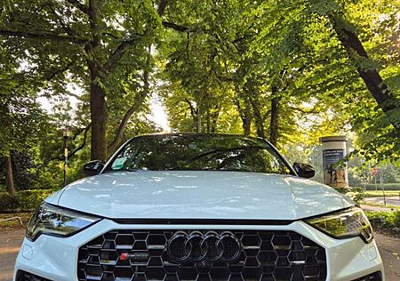 Audi RS Q3 RSQ3 2.5 TFSI S tronic quattro