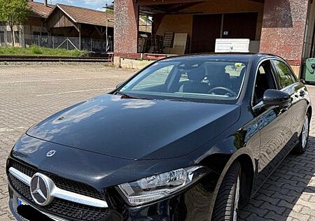 Mercedes-Benz A 180 -