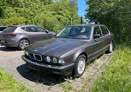 BMW 750i