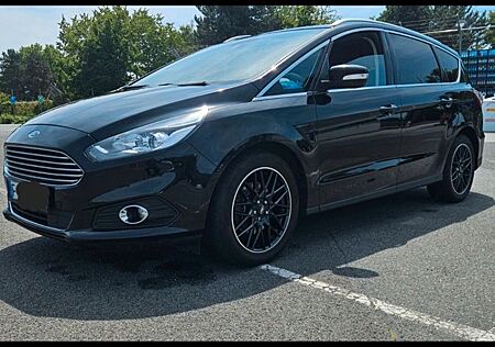 Ford S-Max 2,0 TDCi 132kW Titanium Titanium