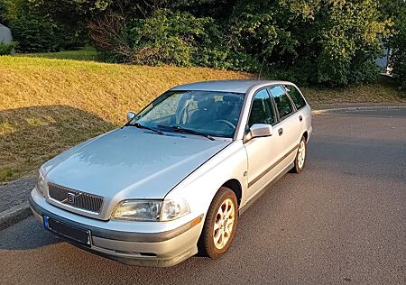 Volvo V40 1.8 -