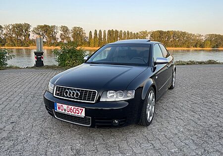 Audi S4 4.2 quattro tiptronic