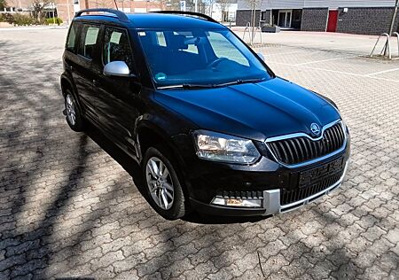Skoda Yeti 1.6 TDI DSG Active Outdoor!AHK! Top!