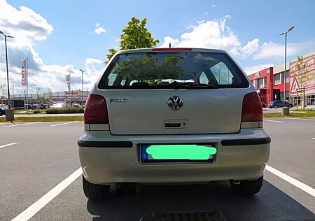 VW Polo Volkswagen 1.4 44kW Basis