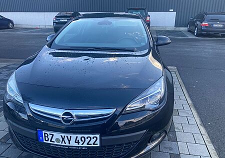 Opel Astra GTC 1.4 Turbo 103kW -