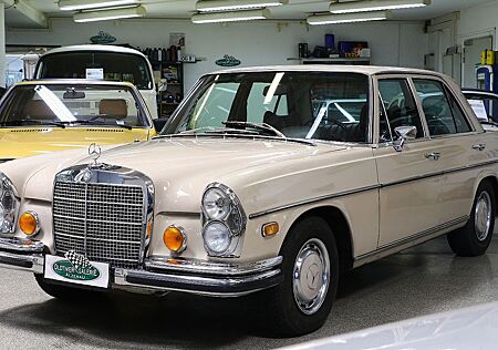 Mercedes-Benz 280 SE 4,5