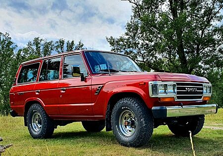 Toyota Land Cruiser FJ62