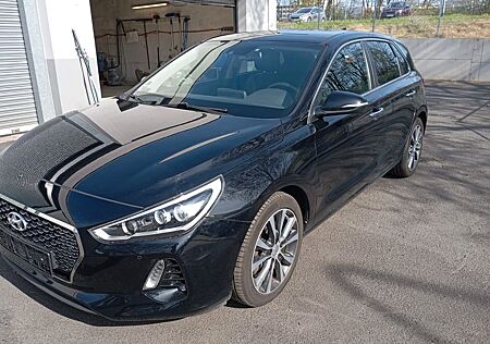 Hyundai i30 Premium 1.4 T-GDi DSG NAVI / Teilleder / LED
