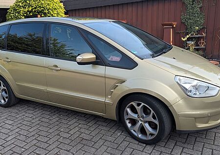 Ford S-Max 2,0 TDCi 96kW DPF Titanium Titanium Panora