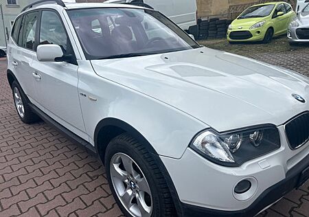 BMW X3 xDrive20i Edition Exclusive: Panoramadach.