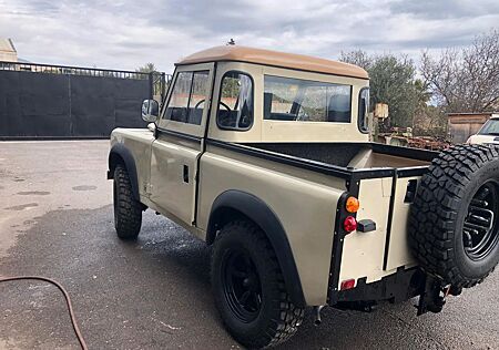 Land Rover Serie III pick up full restoration