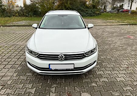 VW Passat Variant Volkswagen 2.0 TDI SCR DSG Comfortline V...