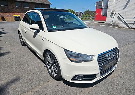 Audi A1 1.6 tdi S-Line Navi Panorama 18"