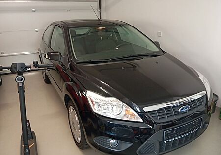 Ford Focus 1,6 Style Autom. nur 35Tkm
