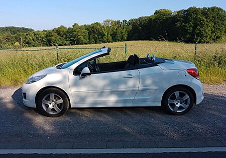 Peugeot 207 CC Black & White Edition 120 Black & Whi...