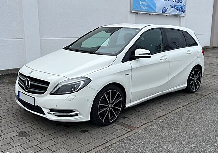 Mercedes-Benz B 200 BlueEFFICIENCY Edition 1 AHK