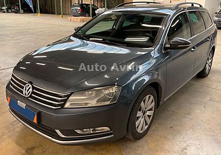 VW Passat Variant Volkswagen Comfortline BlueMotion-PDC-NAVI