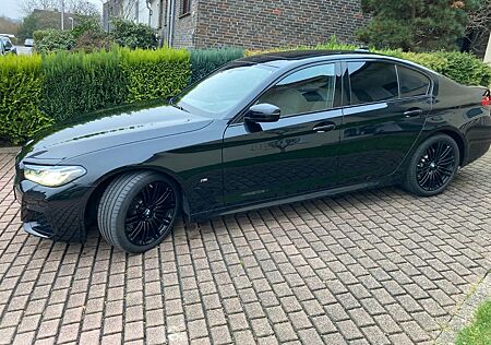 BMW 520i Sedan, M Sportpaket, Laser, HUD, schwenkbar