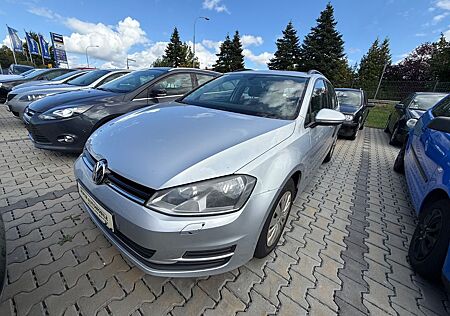 VW Golf Volkswagen GOLF7 1.6 TDI BMT,KLIMAAUT,SHZ,AHK,EURO6,NAVI