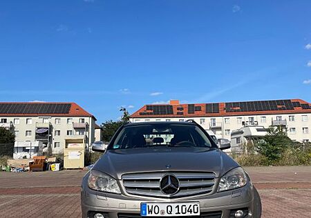 Mercedes-Benz 220
