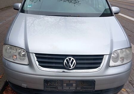 VW Touran Volkswagen 1.6 FSI Basis Basis