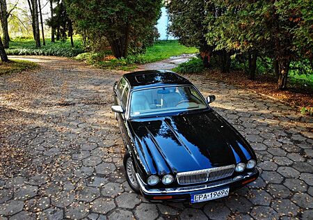 Jaguar Daimler 6.0 Double Six Lang Double Six