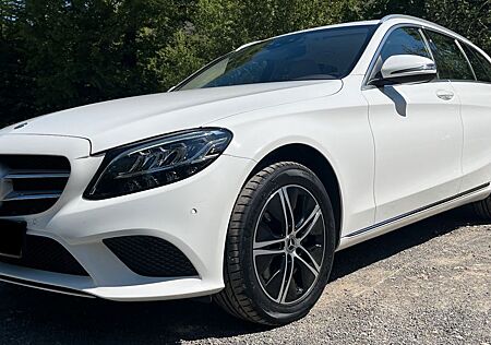 Mercedes-Benz C 200 d T Autom. in polarweiß