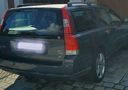 Volvo V70 2.5T AWD