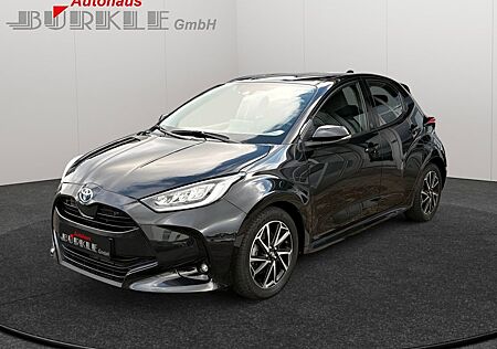 Toyota Yaris 1.5 Hybrid Team Deutschland