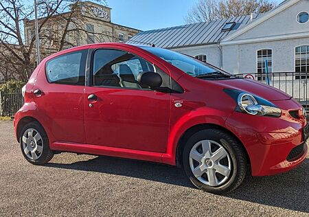 Toyota Aygo (X) Aygo (X) 1,0 - aus erster Hand - nur 58500 km