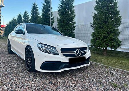 Mercedes-Benz C 63 AMG Lim. Designo Burmester Panorama 360