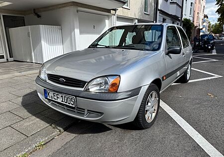 Ford Fiesta 1.25 vom Vater 2. Hand Rentner KFZ Servo