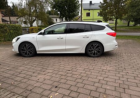 Ford Focus ST-Line Turnier 2,0l 150PS