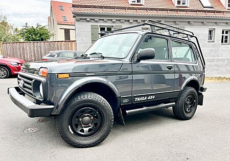 Lada Taiga Urban Plus 4x4/1 HAND/SCHECKHEFT/TÜV