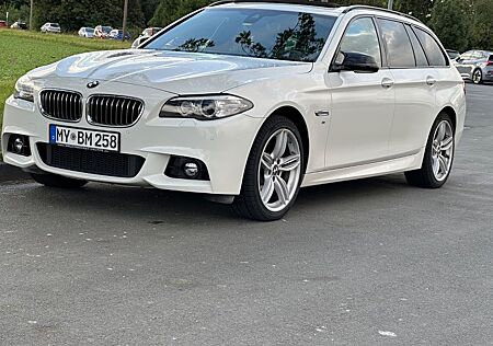 BMW 530d xDrive Touring A Luxury Line Luxury Line