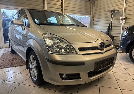 Toyota Corolla Verso 1.8 Autom. 7xSitzer Rückfahrkamera