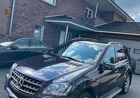 Mercedes-Benz ML 350 CDI 4MATIC/SHZ/Leder/Keyless/PDC/RFK