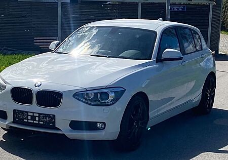 BMW 118d - Advantage + Luxury Line